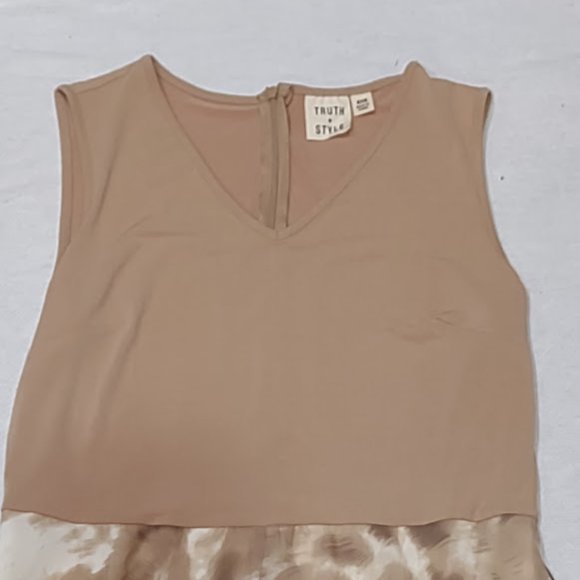 TRUTH + STYLE FULL LENGTH DRESS WITH HANDKERCHIEF HEM WOMEN'S SIZE XXS - Picture 4 of 11